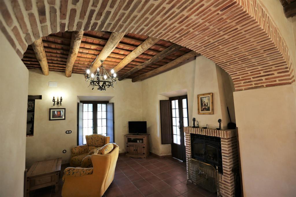 Villa Escutia Касалья-де-ла-Сьєрра Екстер'єр фото